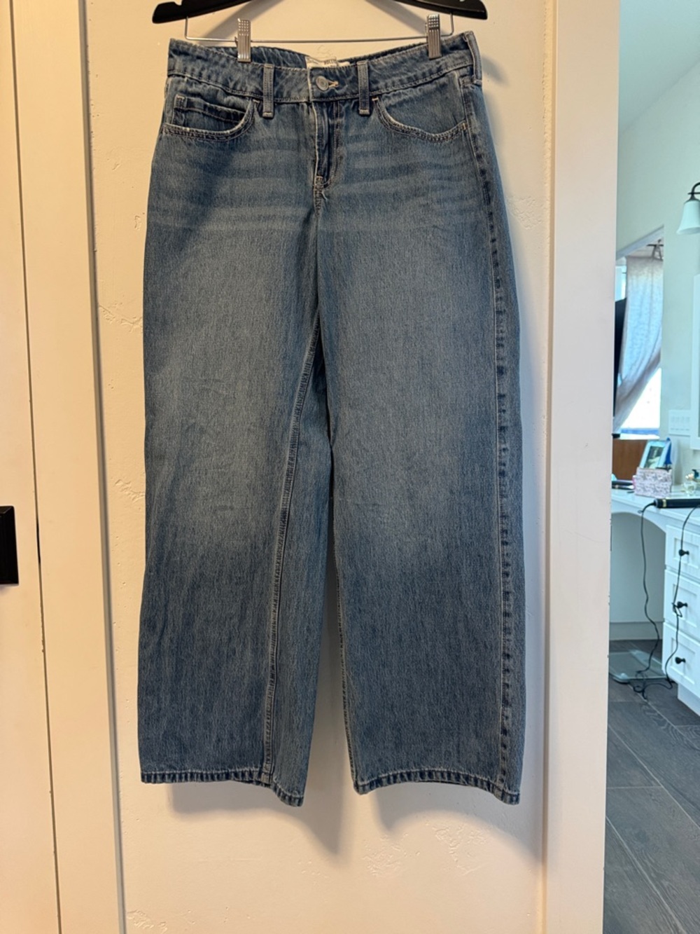 Hollister Wide-Leg Jeans in Medium Blue Denim